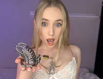 Emilyqueen2 goth OnlyFans verified creator 2026
